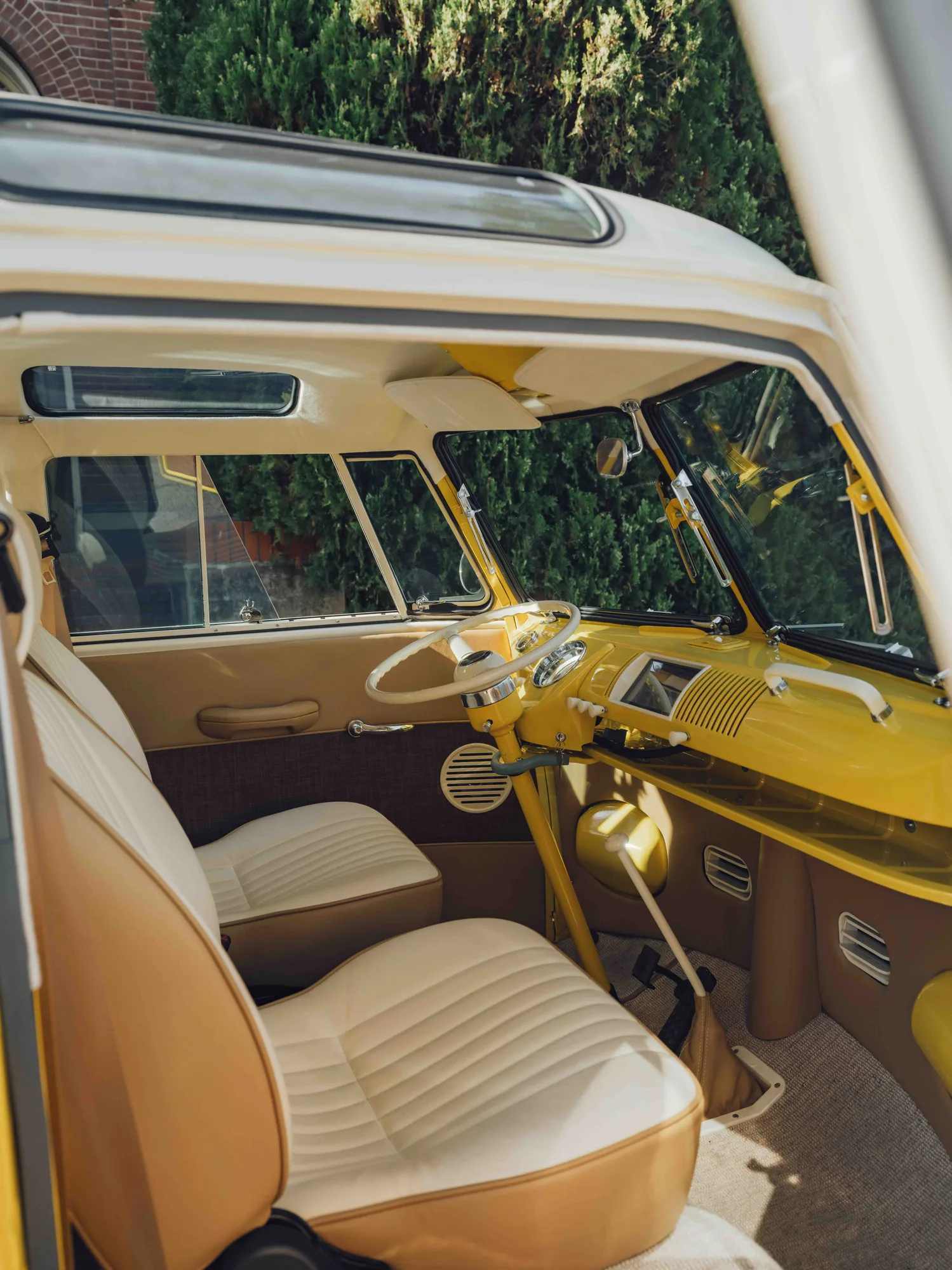 Kindred Motorworks: EV Bus