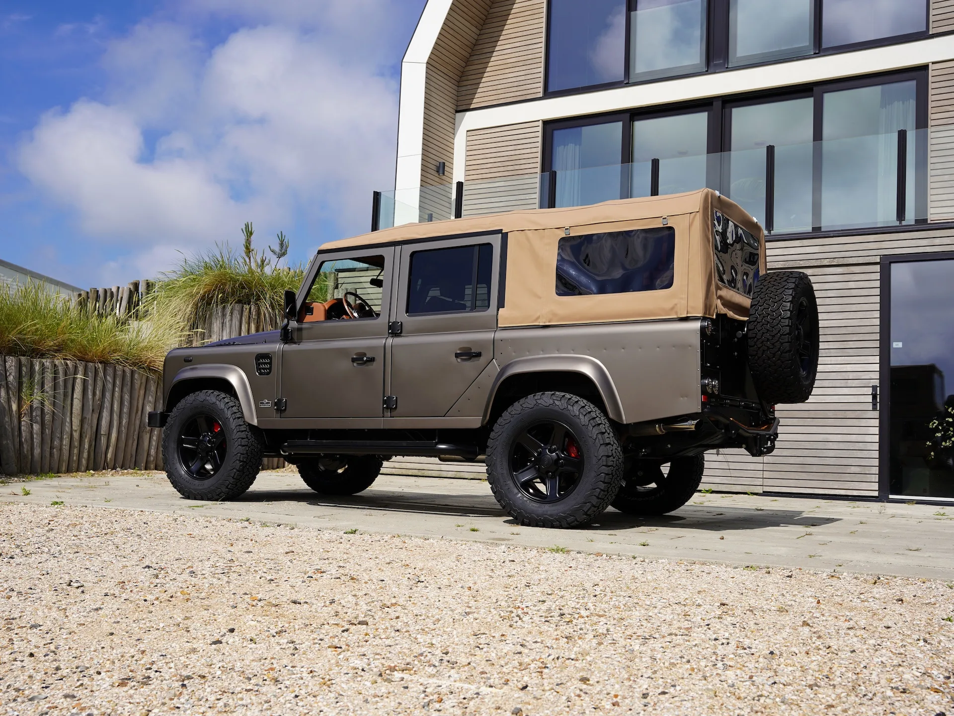 The Landrovers: Defender