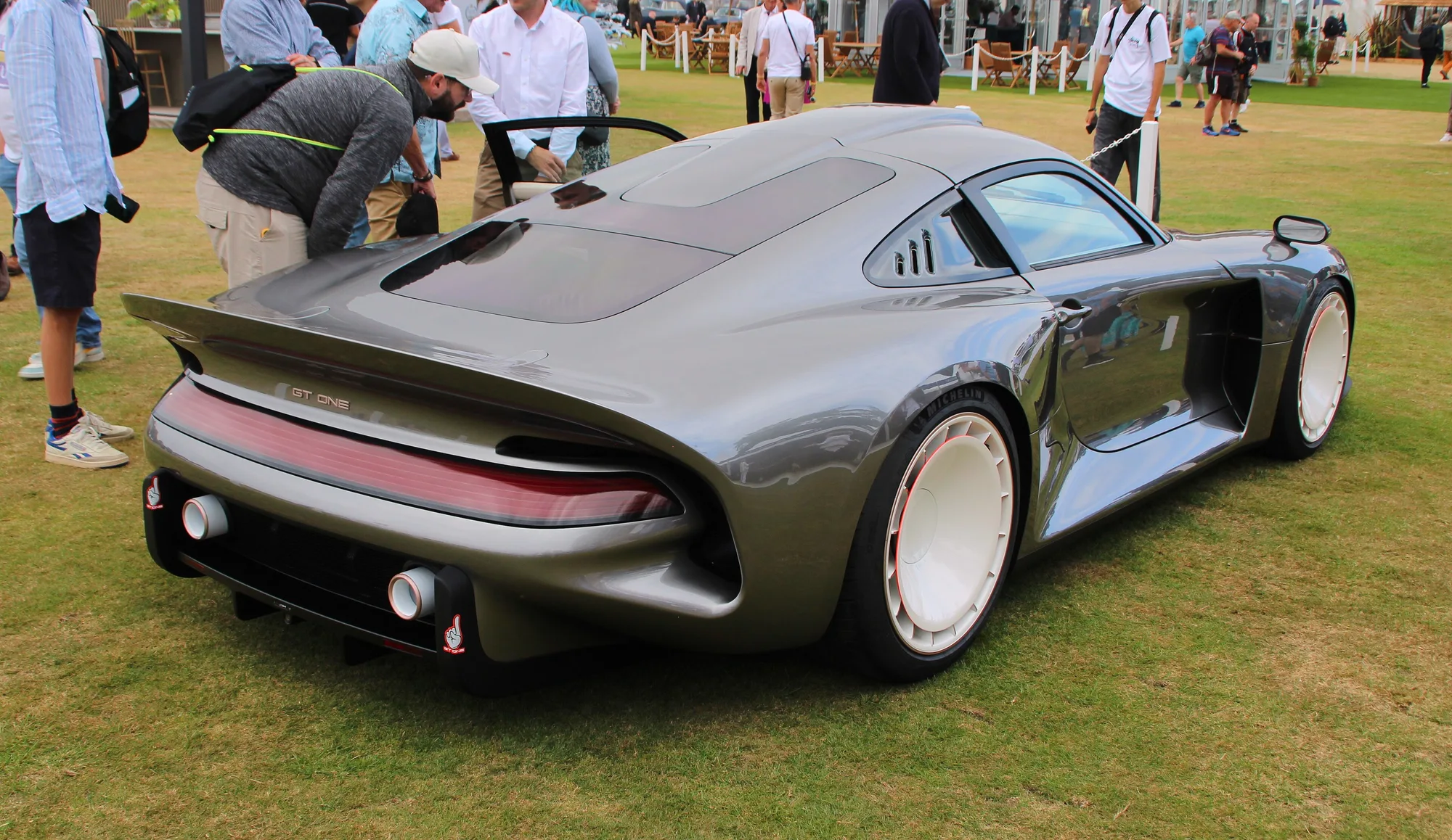 Tuthill Porsche: GT One
